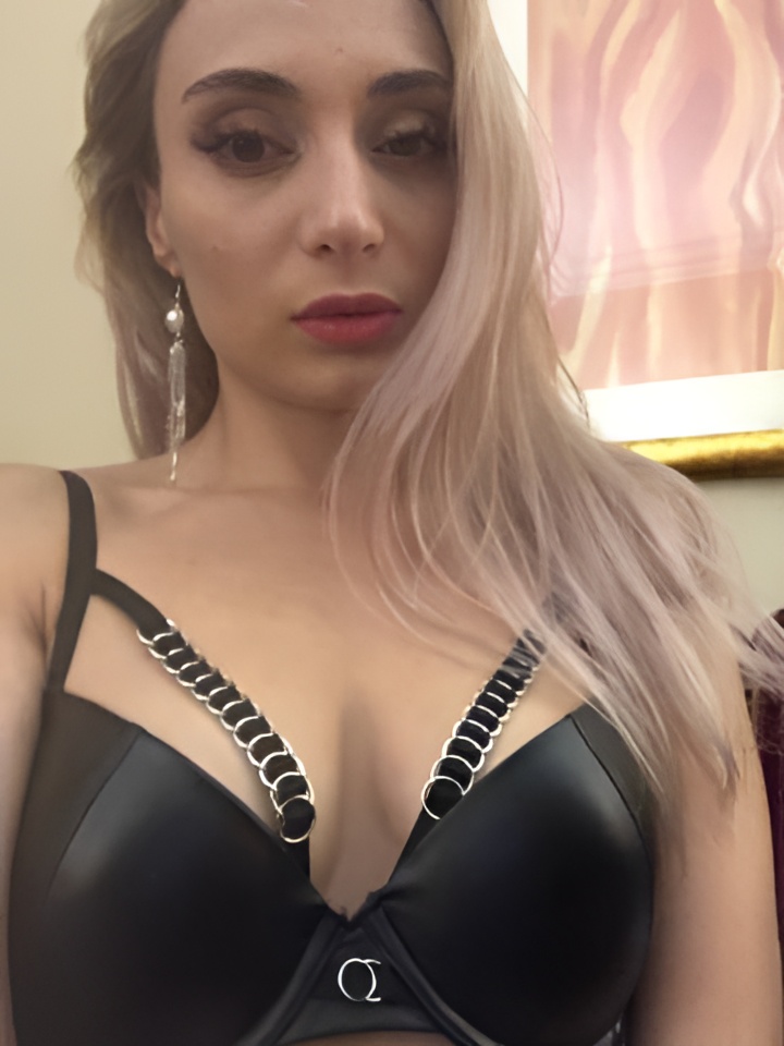 Таня привлекательная девушка из Канаша цена от 2500 руб